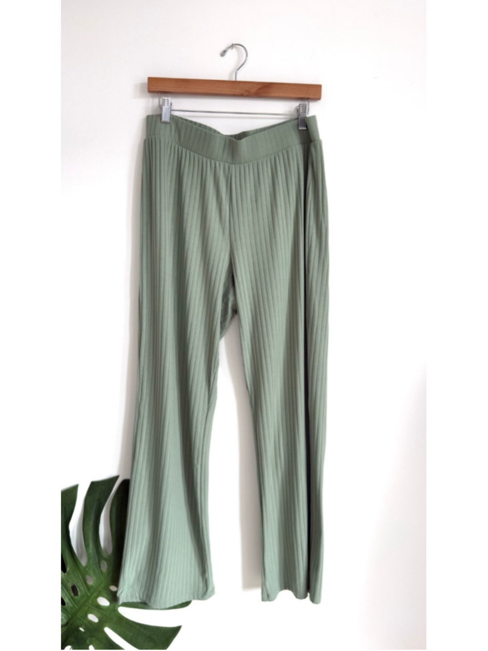Lily Morgan Wide Leg Pants Womens L Sage Green Ribbed Flowy